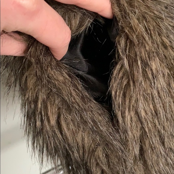 Buffalo faux fur vest - Picture 4 of 5